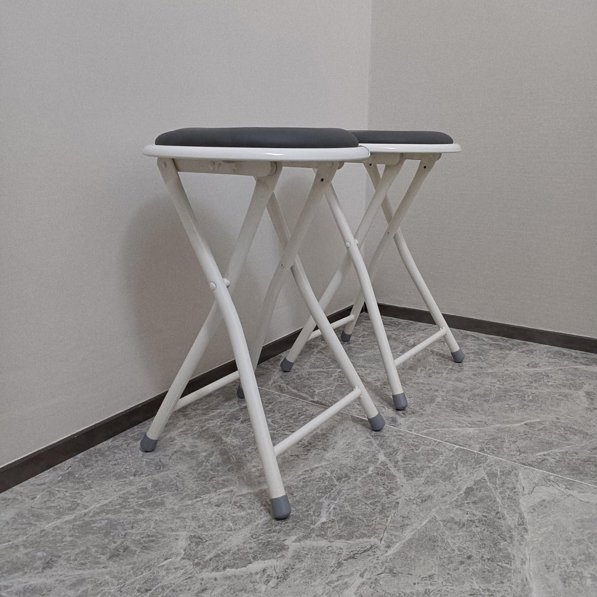 Black Folding Round Padded Bar Stool Q433097